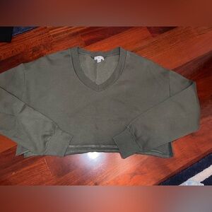 Cropped army green sweatshirt